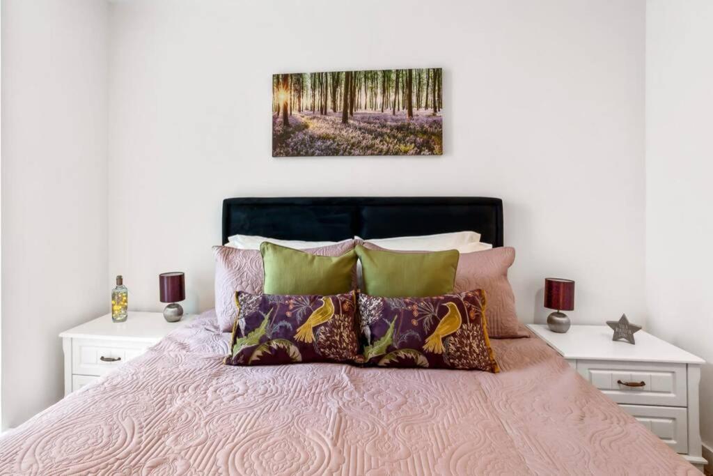 Stunning 2 Bed/2 Bath In Town Centre & Parking! Apartment Bracknell Luaran gambar